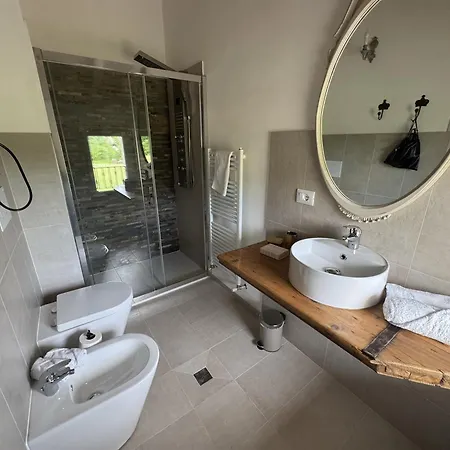 La Valle Degli Amici Bed & Breakfast *
